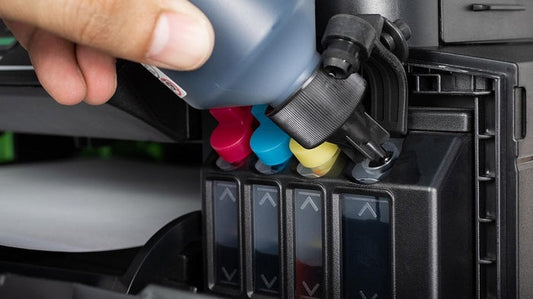 Voyant toner faible qui clignote : que faire avant de racheter une cartouche ?
